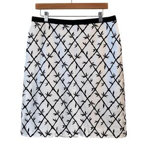 Talbots White & Black‎ Bamboo Embroidered Straight Skirt Size 10